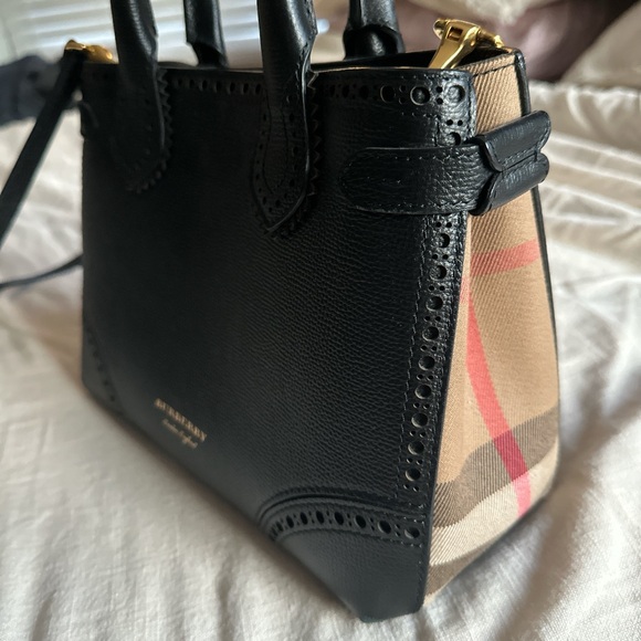 Burberry Black Leather Women's Bag - Picture 8 of 9